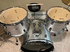 Drum set - Excellent Condition! - Photo 3