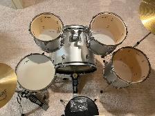 Drum set - Excellent Condition! - Photo 6