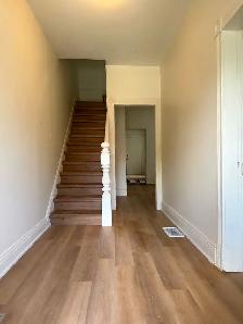 SPACIOUS 3 BDRM TOWNHOUSE – EDGE OF DOWNTOWN!