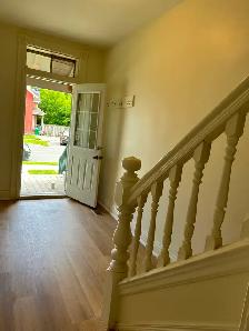SPACIOUS 3 BDRM TOWNHOUSE – EDGE OF DOWNTOWN! - Photo 9