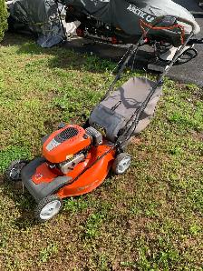 Husqavarna self propelled/ key start lawnmower