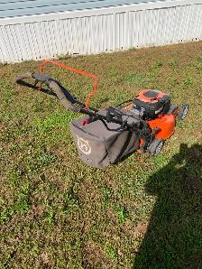 Husqavarna self propelled/ key start lawnmower - Photo 2