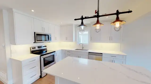 ATTN TRENT STUDENTS Room - Renovated House In Prime Location