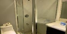 Room - Private bathroom - FEMALE only - Mohawk College- NOW - Photo 2