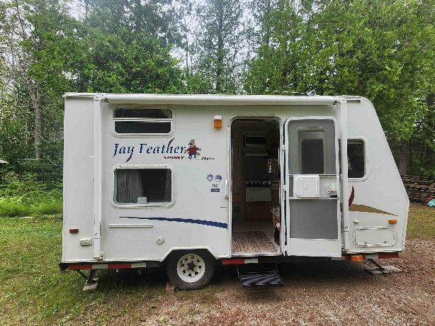 2006 Jayco Jay Feather Sport Travel Trailer (Roof Leaks)