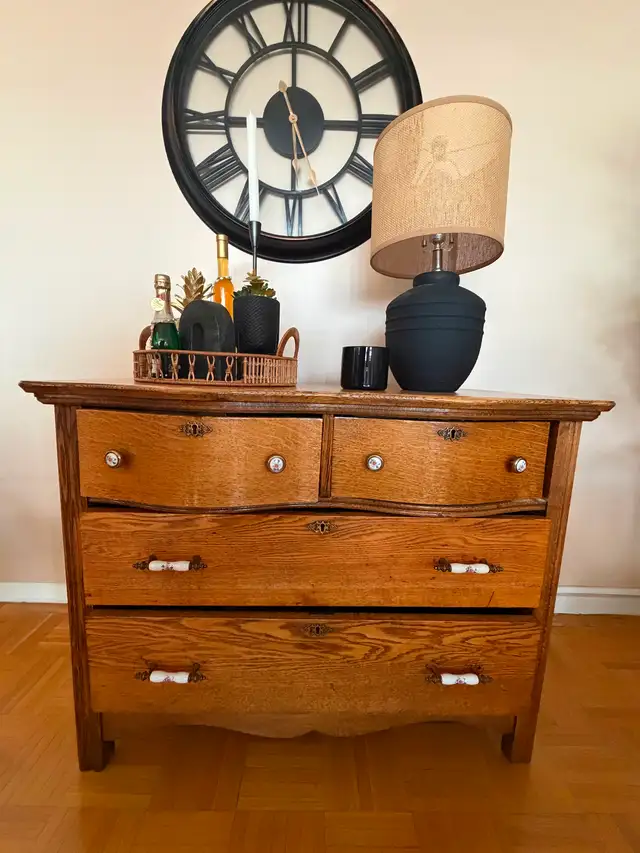Antique chest / dresser