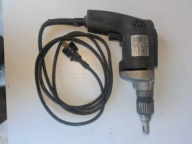Drywall screw guns Makita and black& Decker