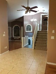 Bright & Spacious - 2 Bedroom 2 Bathroom Main Suite