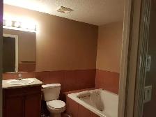 Bright & Spacious - 2 Bedroom 2 Bathroom Main Suite - Photo 5