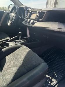 2017 Toyota RAV4 - Photo 4