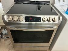 LG Range $600 tax in 1 yr. warranty local del. incl 306-202-2893
