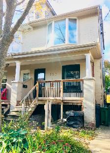 Renovated One Bedroom Main Floor Apartment in Leslieville - Photo 6