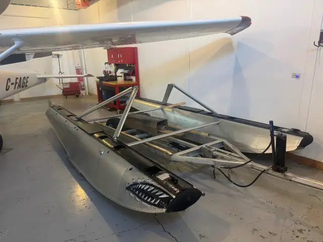 PK 1800 floats rigged for a Supercub