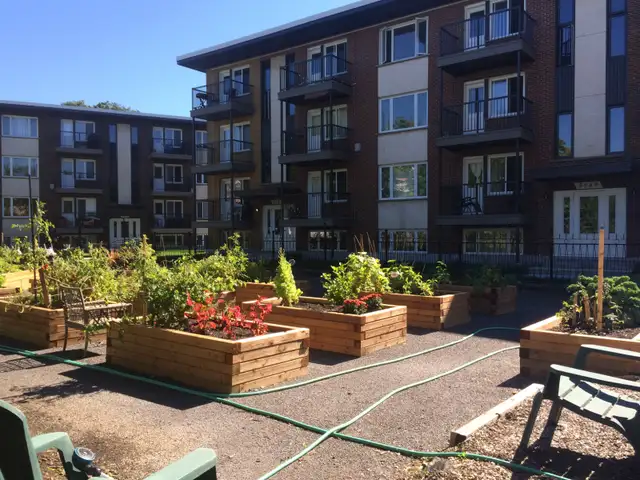 3 1/2 à Ste-Foy Près des ponts pour JUILLET