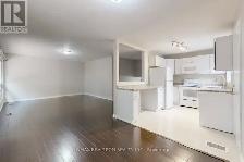 Beautiful 3-bedroom Upper/Main Unit! Now available! - Photo 3