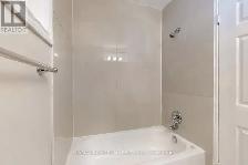 Beautiful 3-bedroom Upper/Main Unit! Now available! - Photo 9