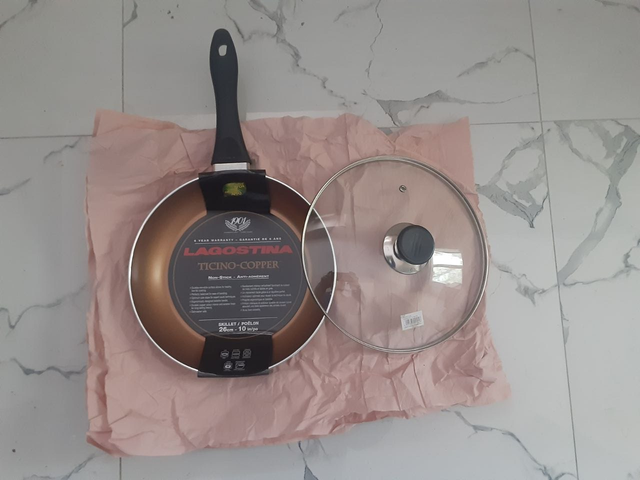 BRAND NEW (Never used) LAGOSTINA 10'' COPPER Non-Stick Skillet