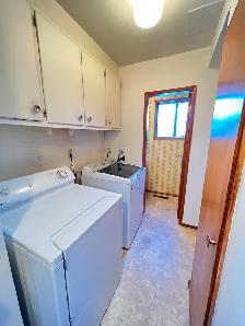 5Bed Single House for Rent in Royal Gardens near Southgate Mall - Photo 9