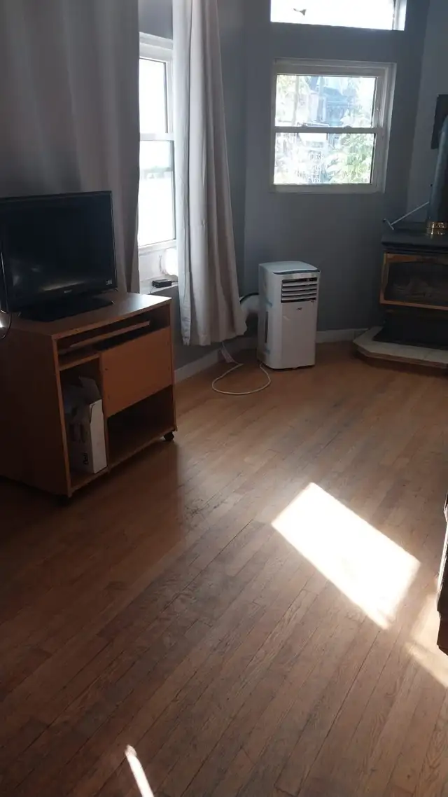 Room For Rent (Females Only)