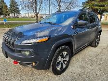 2017 Jeep Cherokee Trailhawk 3.2L V6 4X4 - Photo 2