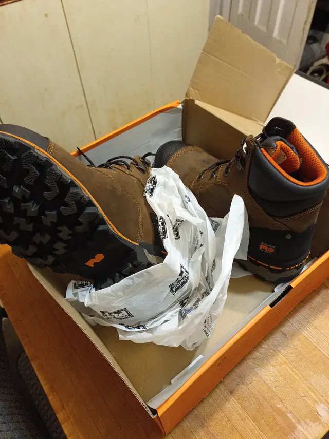 WORKBOOTS SIZE 10 BOONDOCK PRO'S - NEW IN BOX