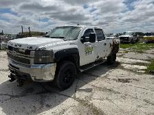 2010 chev 2500 4x4 runs good but needs body work - Photo 2
