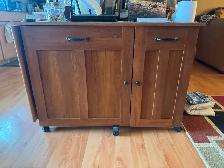 Sewing cabinet