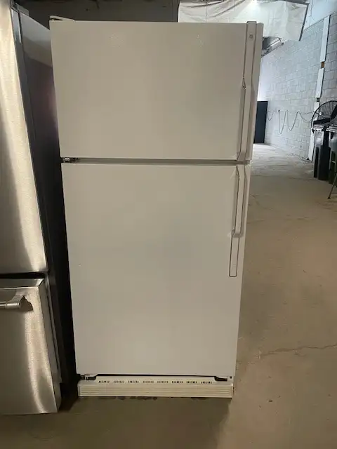 Réfrigérateur blanc 30'' profondeur comptoir 27'' GE