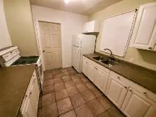 Room for rent near University of Alberta - Photo 8