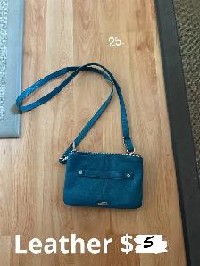 Variety of purses - Photo 3