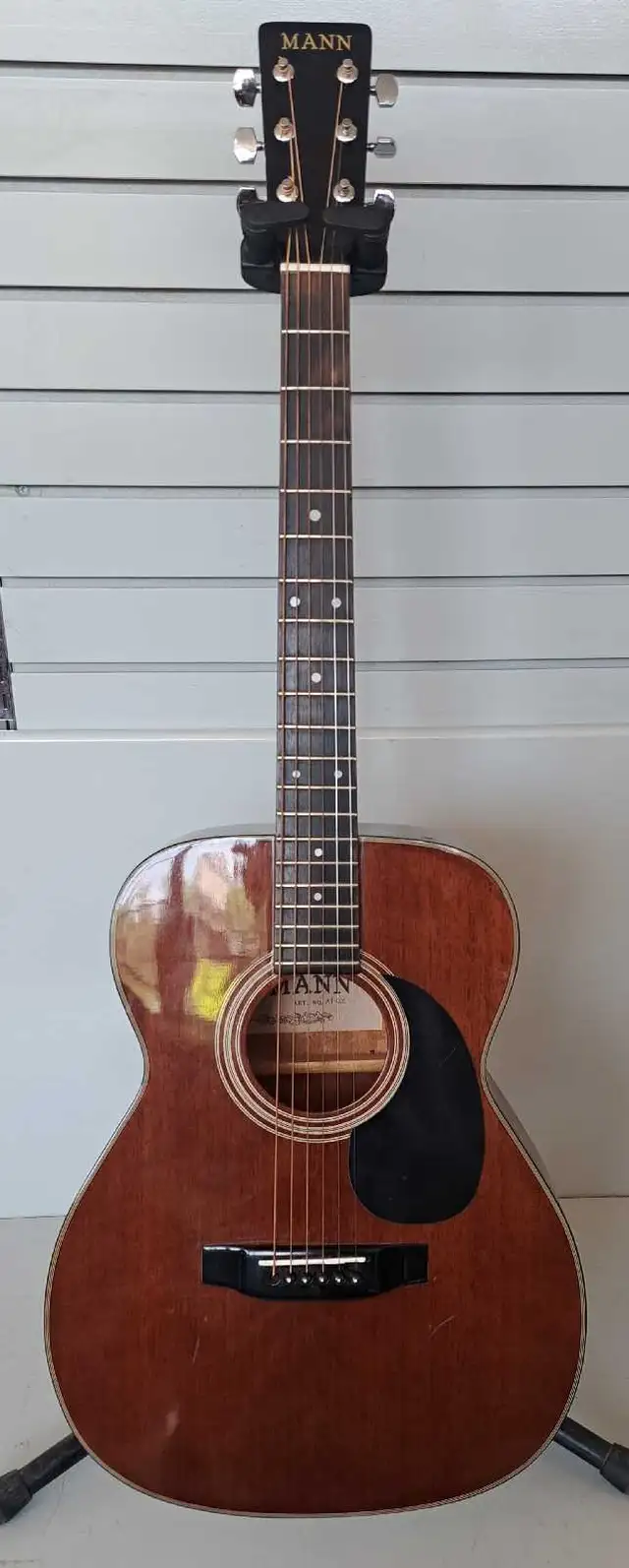 Mann AJ206 Acoustic Guitar With Gigbag (31737671)