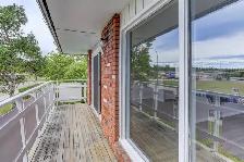 Main Floor Legal Unit for Rent 2 Bed 1 Bath $1400 - Photo 3