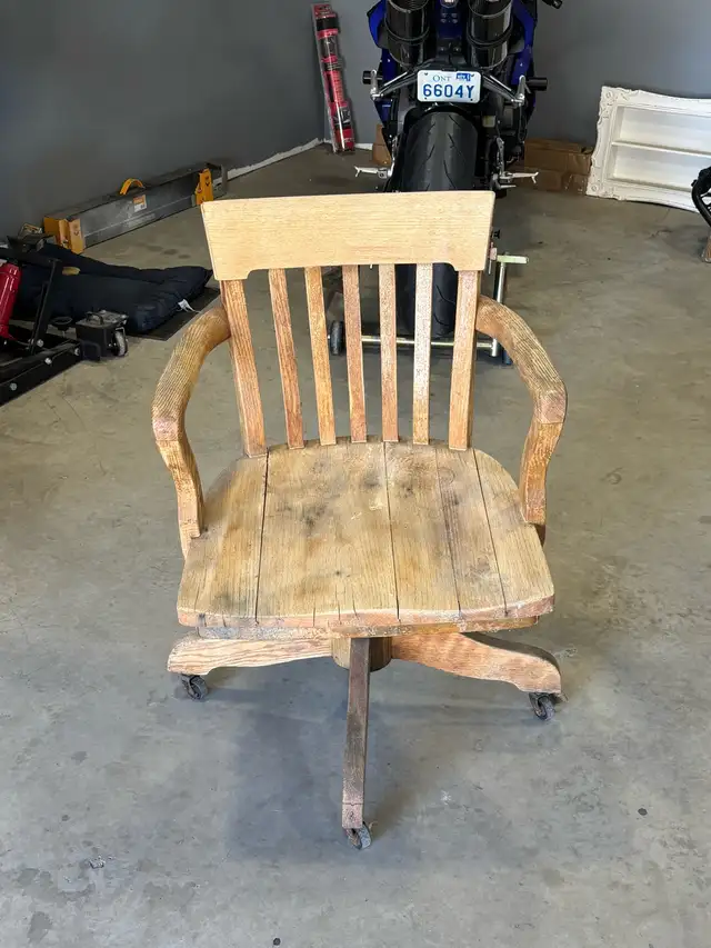 H KRUG Co Bankers chair