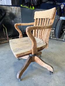 H KRUG Co Bankers chair - Photo 2