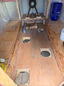 Insulated fishing shack for sale - Photo 3