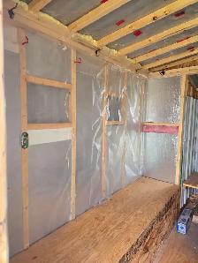 Insulated fishing shack for sale - Photo 7
