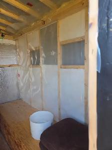 Insulated fishing shack for sale - Photo 8