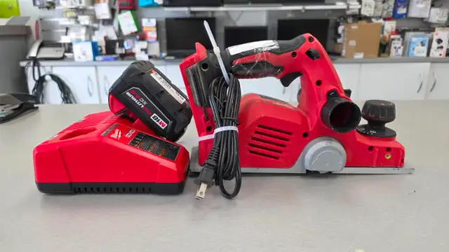 Milwaukee Tool M18 18V Cordless 3-1/4-inch Planer Tool Kit