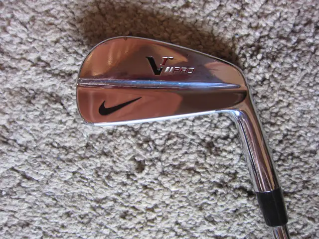 9 /10 RH STIFF NIKE #3-9,pw FORGED BLADES