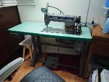 Machine à coudre industrielle Singer 491D200AA  point droit 500$