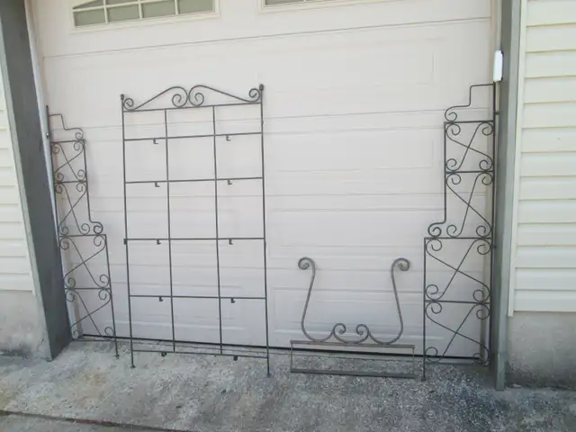 METAL PATIO & GARDEN DECOR