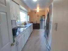 Bright, cozy and quiet private room available - Photo 7