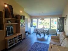 Bright, cozy and quiet private room available - Photo 8