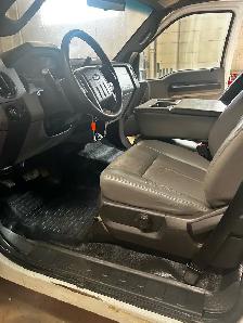 2012 Ford F450 Super Duty 16’ Cube Van - Photo 9