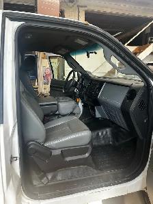 2012 Ford F450 Super Duty 16’ Cube Van - Photo 10