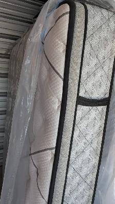 KING Size SERTA Pillow-Top Mattress – Excellent Condition