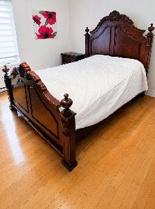 MOBILIER DE CHAMBRE EN MERISIER   MATELAS QUEEN - Photo 2