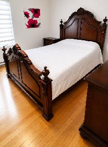 MOBILIER DE CHAMBRE EN MERISIER   MATELAS QUEEN - Photo 3