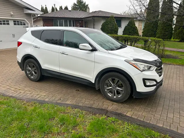 2013 HYUNDAI SANTE FE SPORT EXCELLENT CONDITION $9000, 212000 km