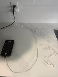 Silver iPhone 6s for sale! - Photo 3